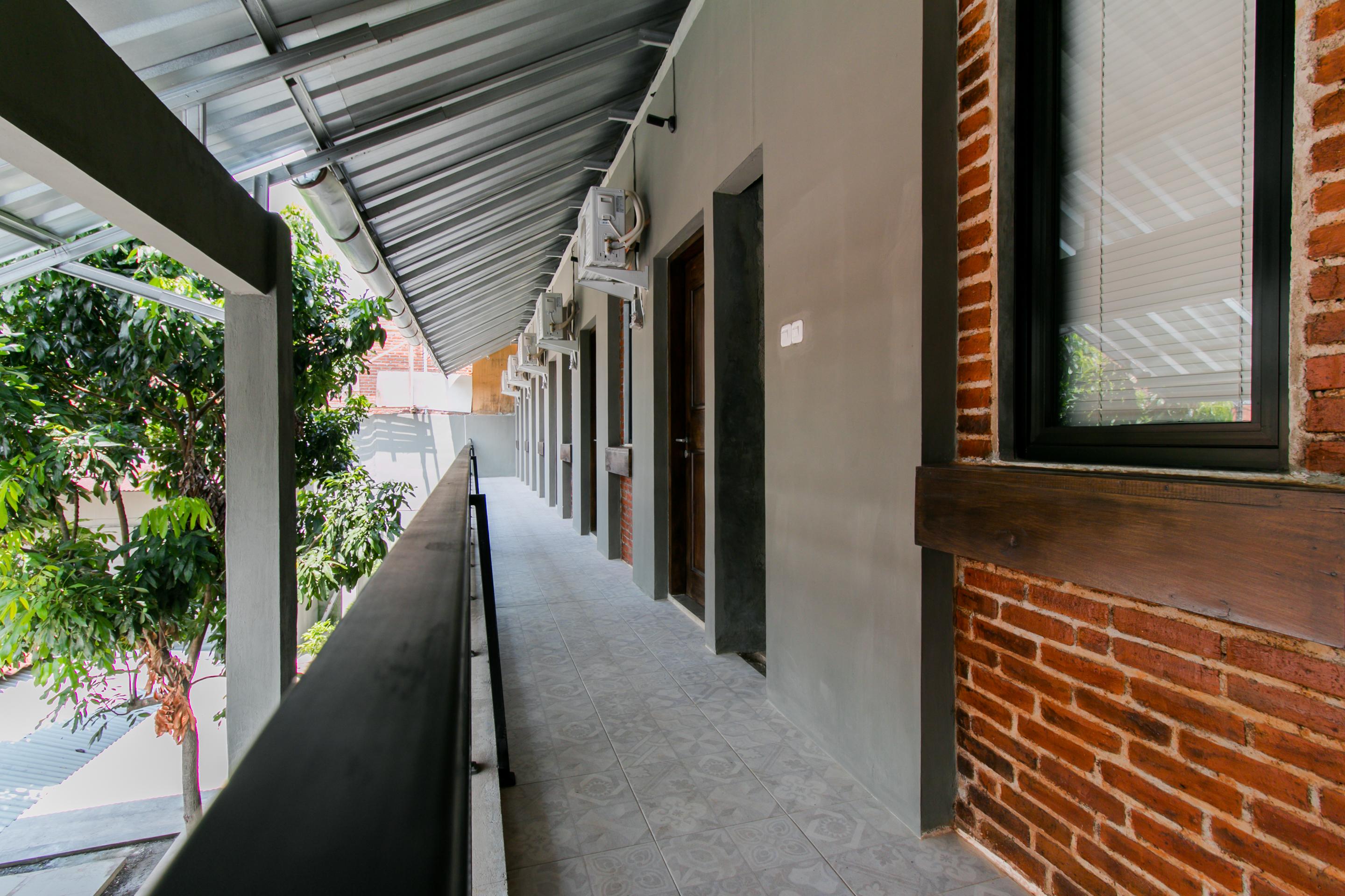 Capital O 1898 Louise Place Cianjur Exterior photo