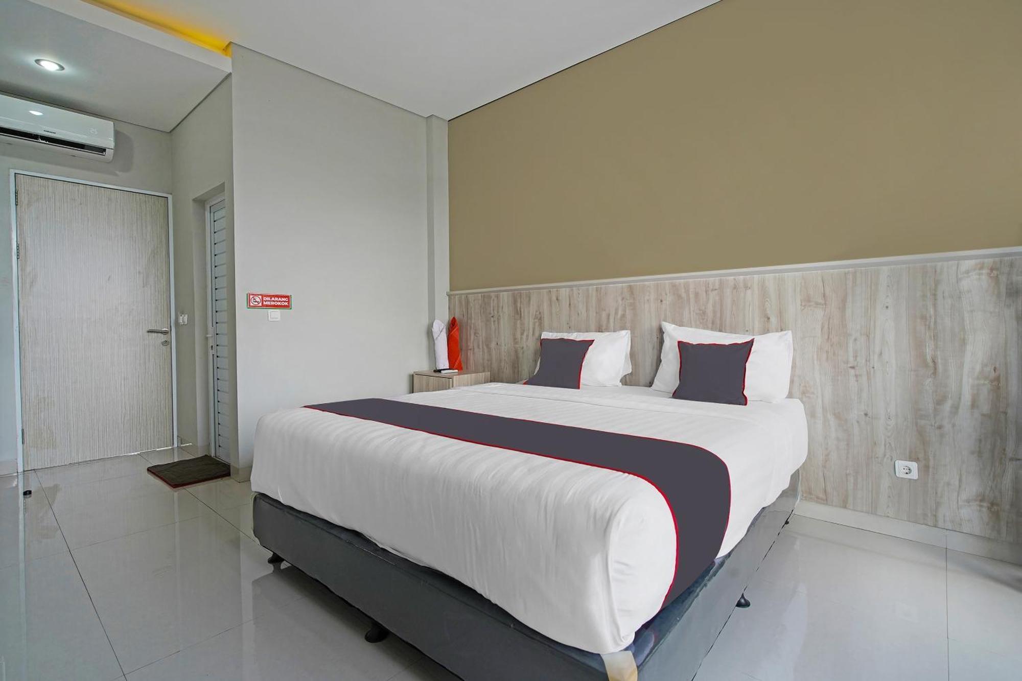 Capital O 1898 Louise Place Cianjur Exterior photo