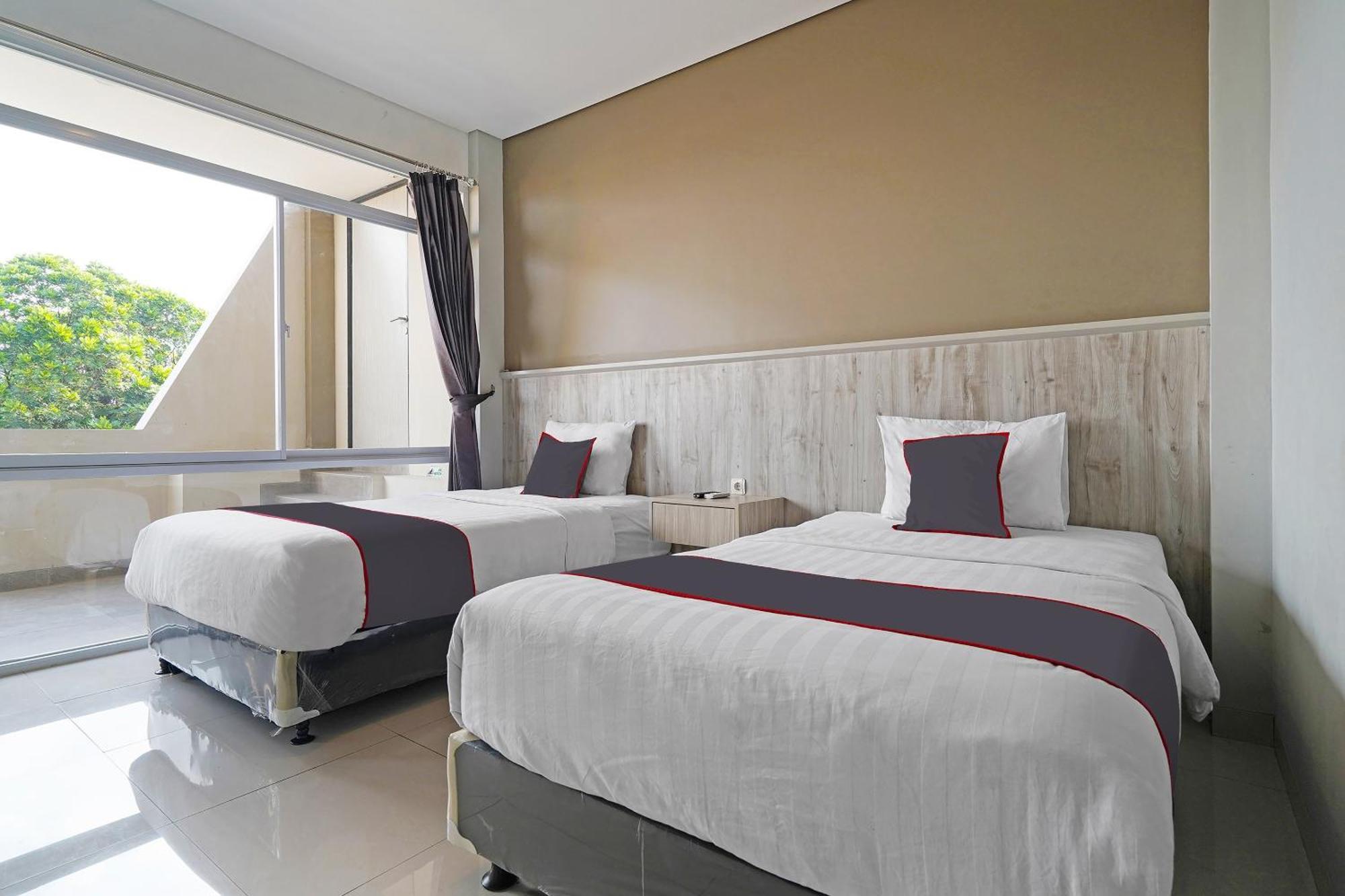 Capital O 1898 Louise Place Cianjur Exterior photo